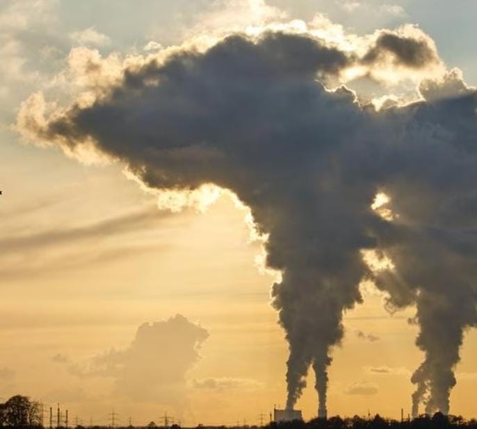 Pada sebuah laporan yang ditulis oleh tim internasional yang terdiri lebih dari 100 ilmuwan pada 10 November 2022 lalu, suhu global rata-rata melewati batas dalam satu dekade. Foto: Repro Dw.com