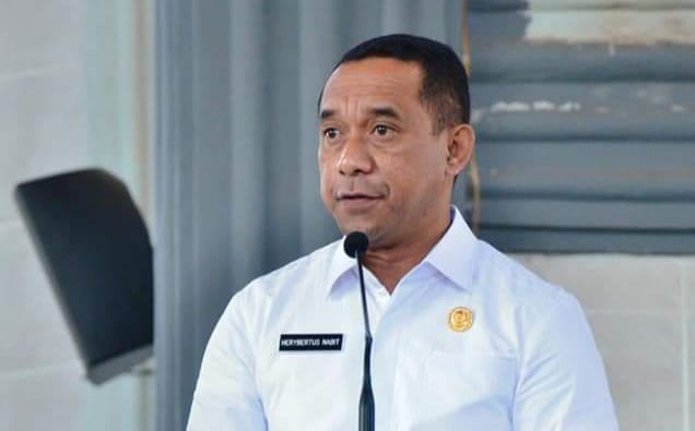 Bupati Manggarai, Heribertus Nabit yang telah me-nonjob puluhan ASN akhirnya keok di PTUN. Foto: Ist.
