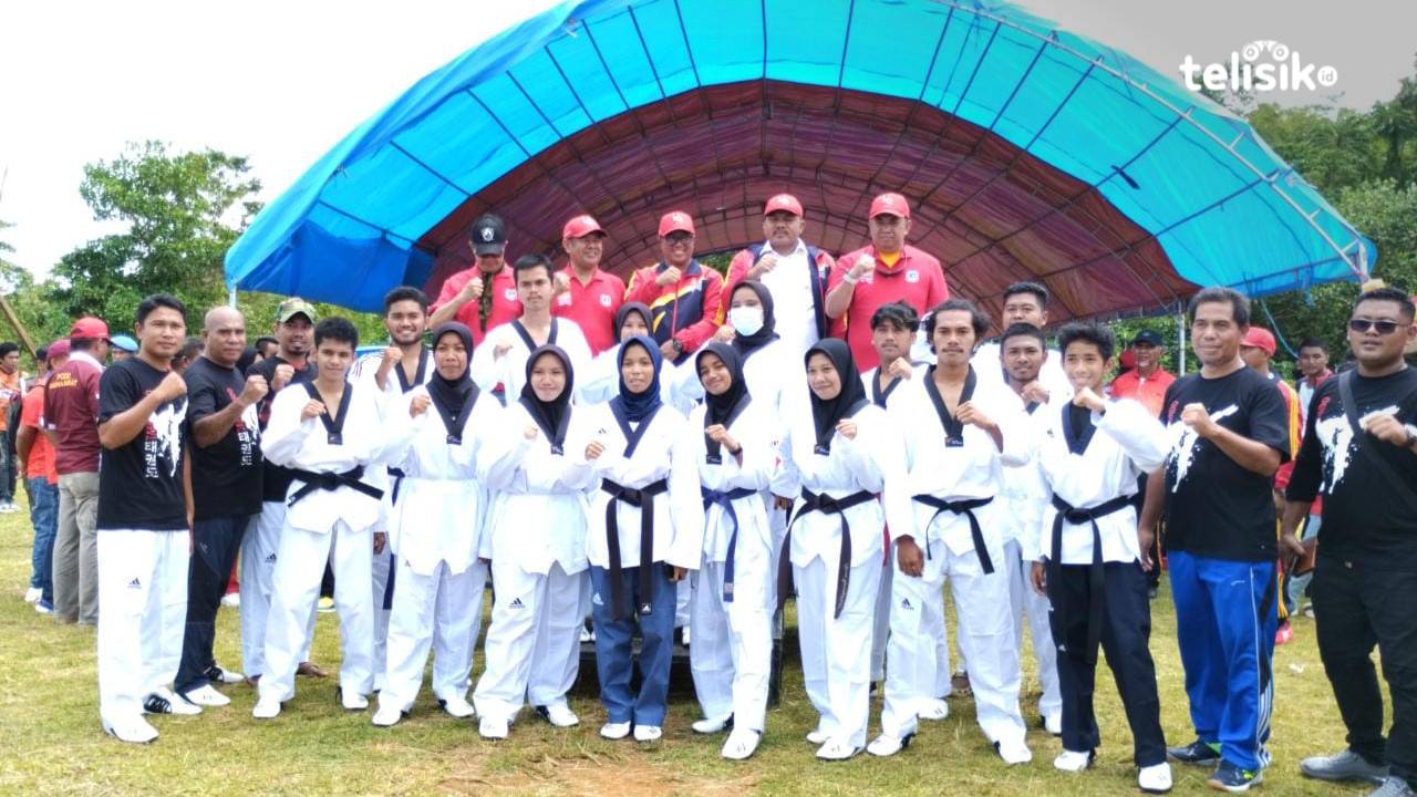 Para atlet taekwondo Muna Barat optimis meraih lima medali emas dengan menurunkan atlet internasional. Foto: Putri Wulandari/Telisik
