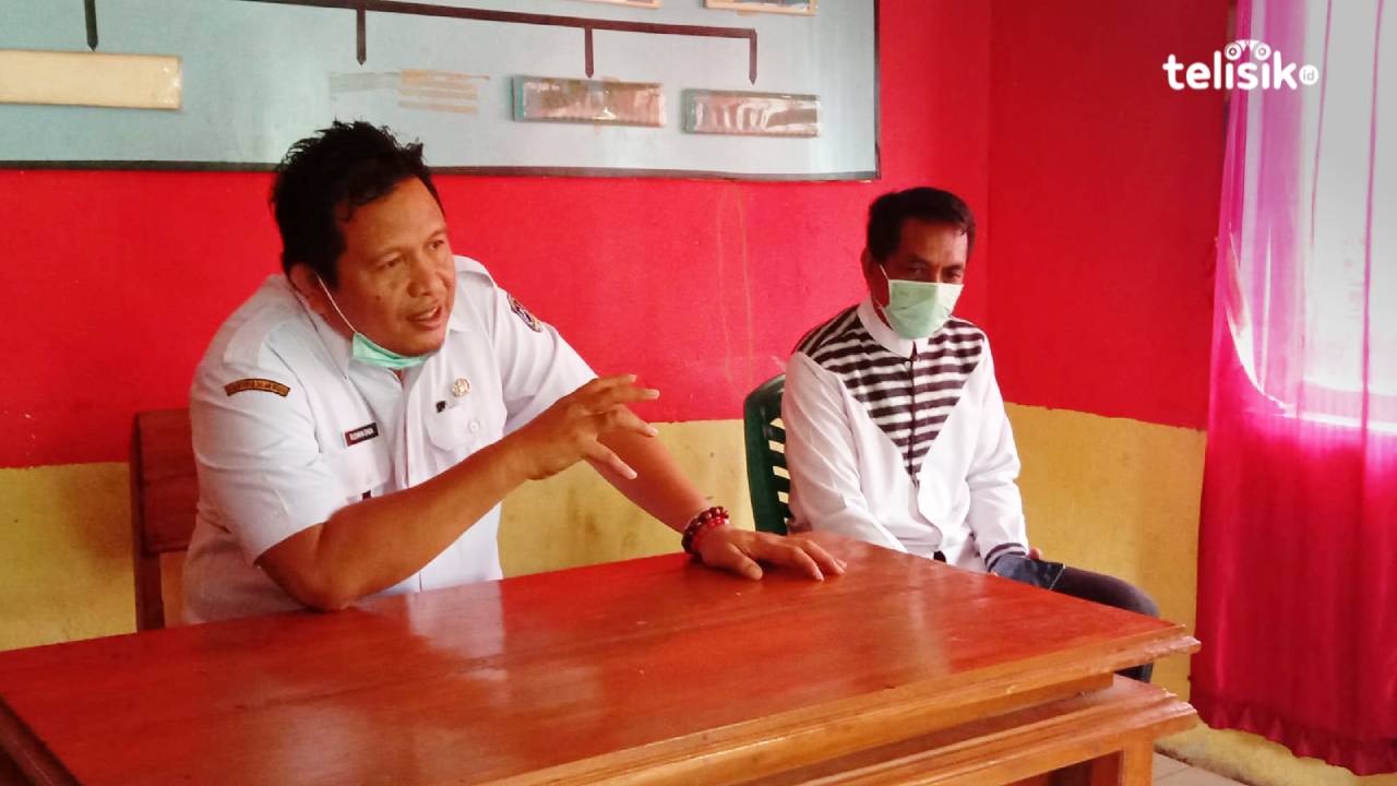 Bupati Muna, LM Rusman Emba mengintruksikan agar Dikbud meliburkan pelajar saat pilkades. Foto: Sunaryo/Telisik