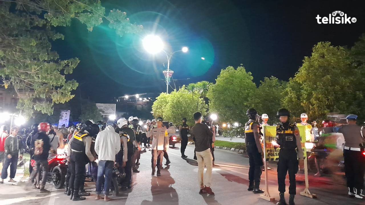 Giat cipta kondisi Polresta Kendari bersama Polda, Brimob, unsur TNI dan Satpol PP, Sabtu (19/11/2022) malam. Foto: La Ode Andi Rahmat/Telisik