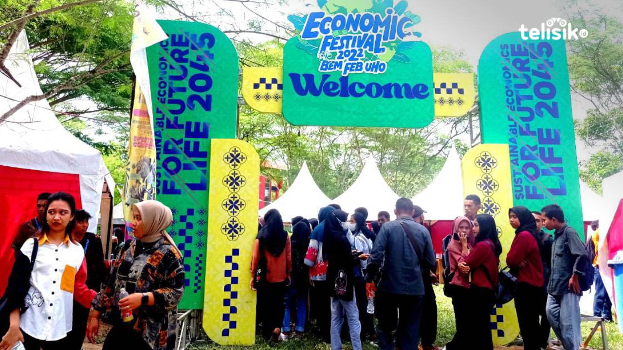 Economic Festival Expo 2022 untuk meningkatkan pertumbuhan ekonomi berkelanjutan, bertempat di FEB UHO. Foto: Wa Ode Sunaimi Rahman/Telisik