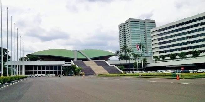 DPR RI telah mengesahkan rancangan kitab undang-undang hukum pidana (RKUHP) menjadi undang-undang meskipun dikritik berbagai kalangan. Foto: Repro Gontornews.com