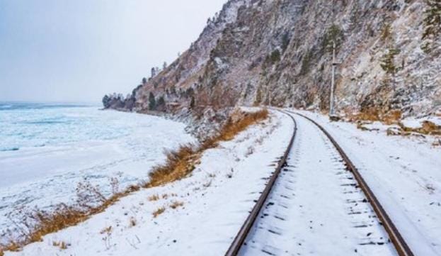Trans-Siberia yang menghubungkan Moskow dan Vladivostok memiliki panjang hingga 5.771 mil atau 9.288,1 kilometer. Foto: Repro Cnnindonesia.com