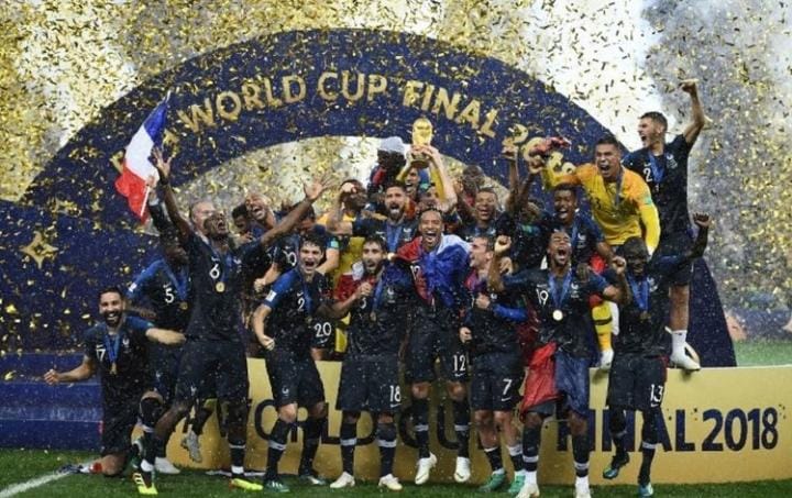 Juara Piala Dunia 2018 pada 15 Juli 2018 silam dipegang oleh Prancis usai mengalahkan Kroasia. Piala Dunia 2022 kali ini Prancis akan berhadapan dengan Argentina. Foto: Repro Kompas.com