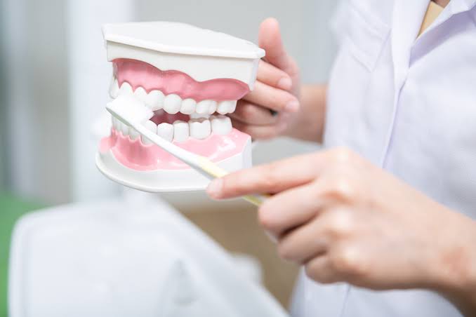 Untuk meredakan nyeri sakit gigi banyak cara bisa dilakukan, di antaranya dengan menggunakan bahan alami atau herbal. Foto: google.com