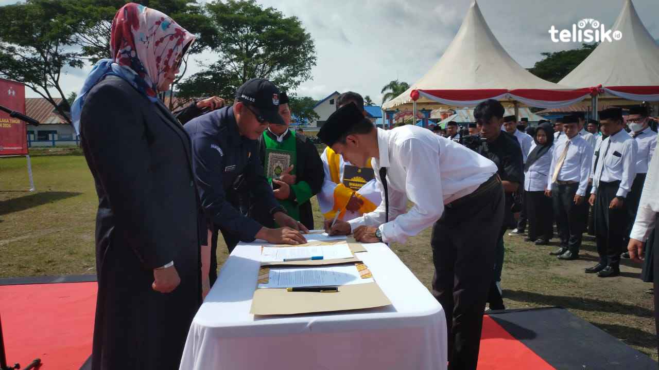 KPU Kolaka Timur, Lantik 399 anggota PPS untuk Pemilu 2024. Foto: Sigit Purnomo/Telisik