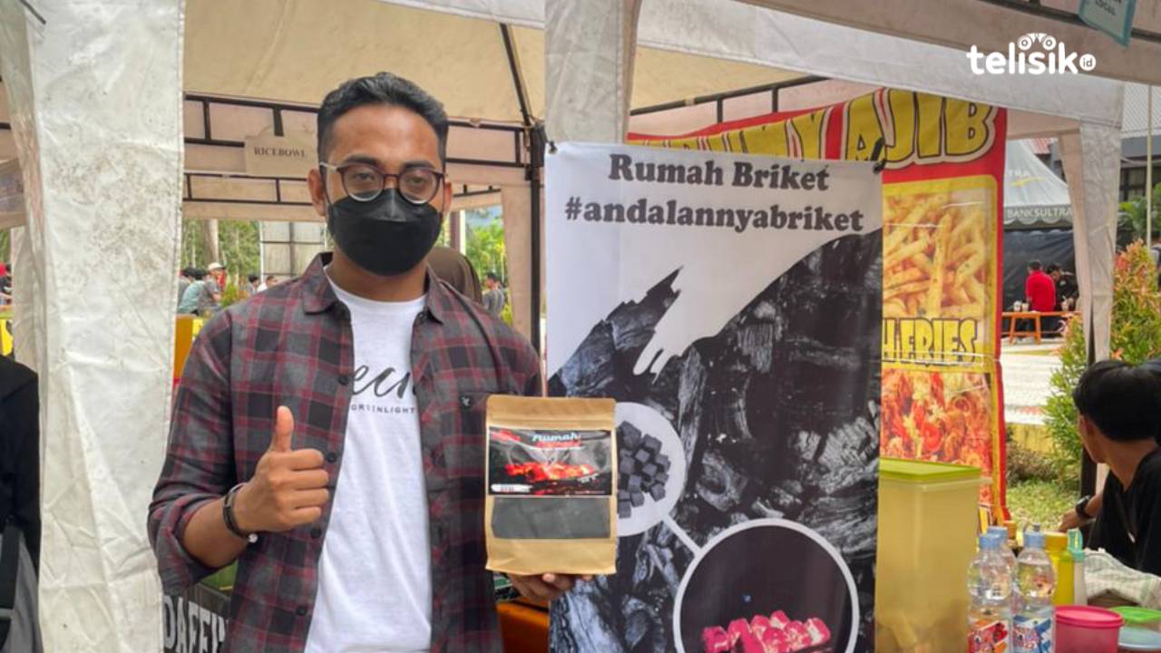 Memperkenalkan arang briket melalui kegiatan expo yang diadakan kampus. Foto: Almasari/Telisik