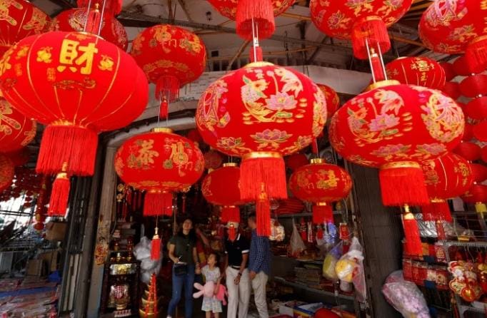 Chinese New Year merujuk pada istilah yang lebih spesifik, yakni acara tahun baru ketika tradisi dan budaya Tiongkok (China) dirayakan. Sementara Lunar New Year adalah istilah yang lebih umum. Foto: Repro Nbcnews.com