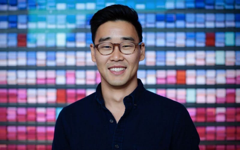 Jesse Choi suami penyanyi Maudy Ayunda yang mualaf ketika akan menikah dengan Maudy. Foto: Repro lifestyle.bisnis.com