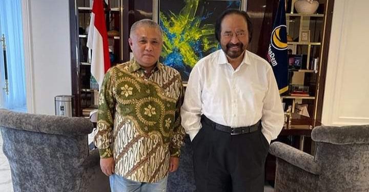 Kery Saiful Konggoasa (KSK) bersama Ketua umum DPP Partai NasDem, Surya Paloh, saat bertemua di Jakarta. Foto: Ist.