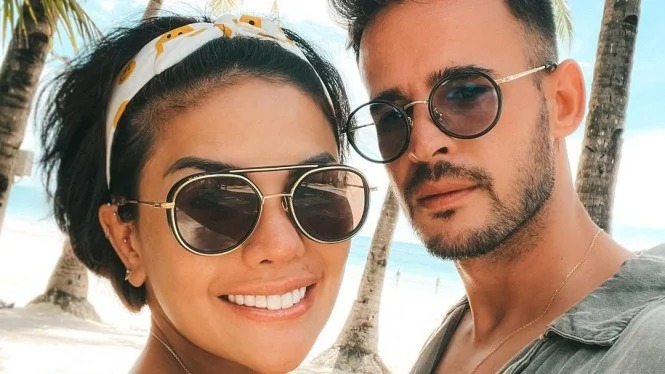 Nikita Mirzani dan pacar bulenya, Antonio Dedola diketahui sudah tinggal bersama meski belum sah. Foto: Viva.co.id