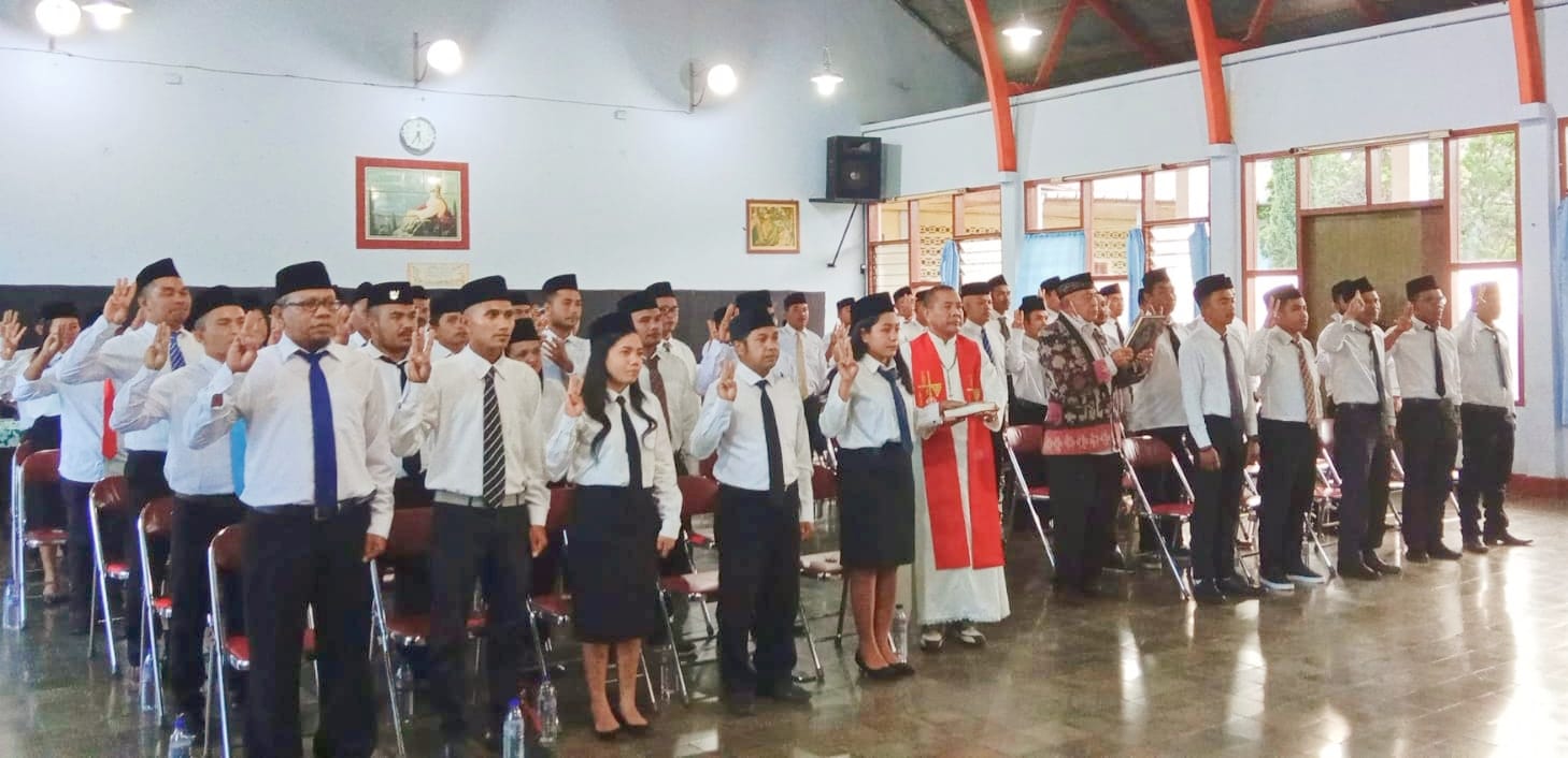 60 orang anggota PPK Pemilu 2024 di Manggarai, NTT resmi dilantik. Foto: Ist.