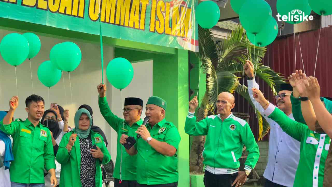 Pelepasan 50 buah balon dalam rangka memperingati hari lahir PPP. Foto: Musyrifa Sya’adah/Telisik
