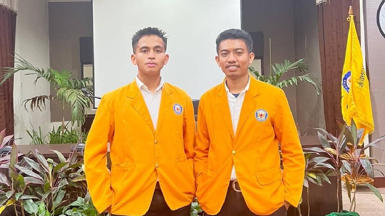 Ketua BEM UHO, Abdullah Alhayad Arafah (kiri) dan Wakil Ketua BEM UHO Defrian (kanan), yang baru saja dilantik nyatanya memiliki sejumlah prestasi. Foto: Ist.