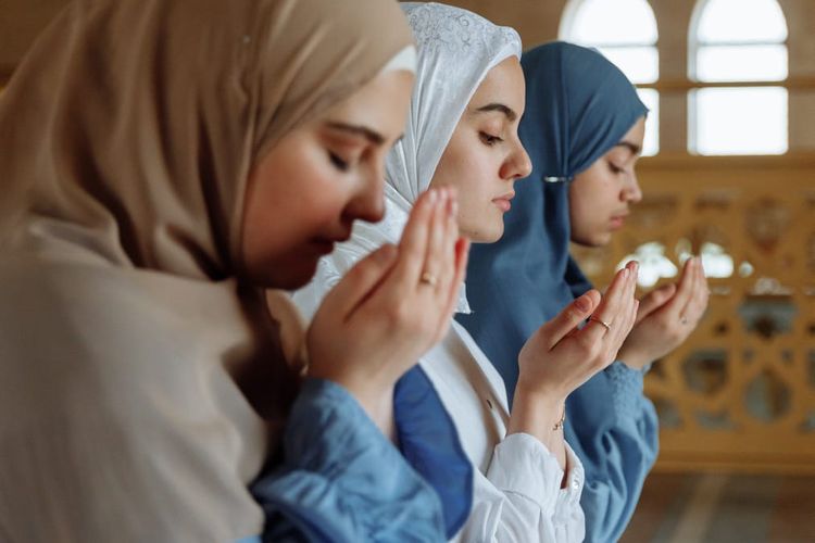 Di bulan Rajab terdapat sejumlah amalan sunah yang dianjurkan untuk dilaksanakan. Foto: Repro google.com