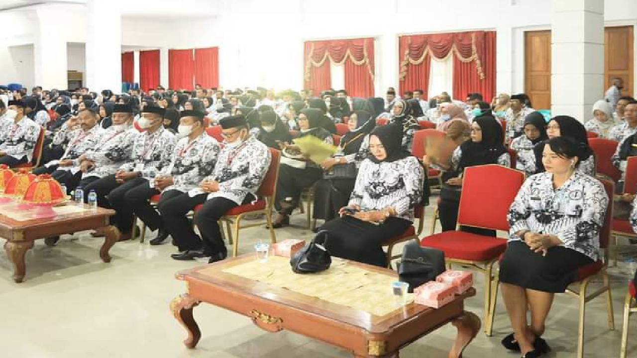 Guru di Kabupaten Muna penerima sertifikasi mencapai 1.815 orang. Foto: Ist.