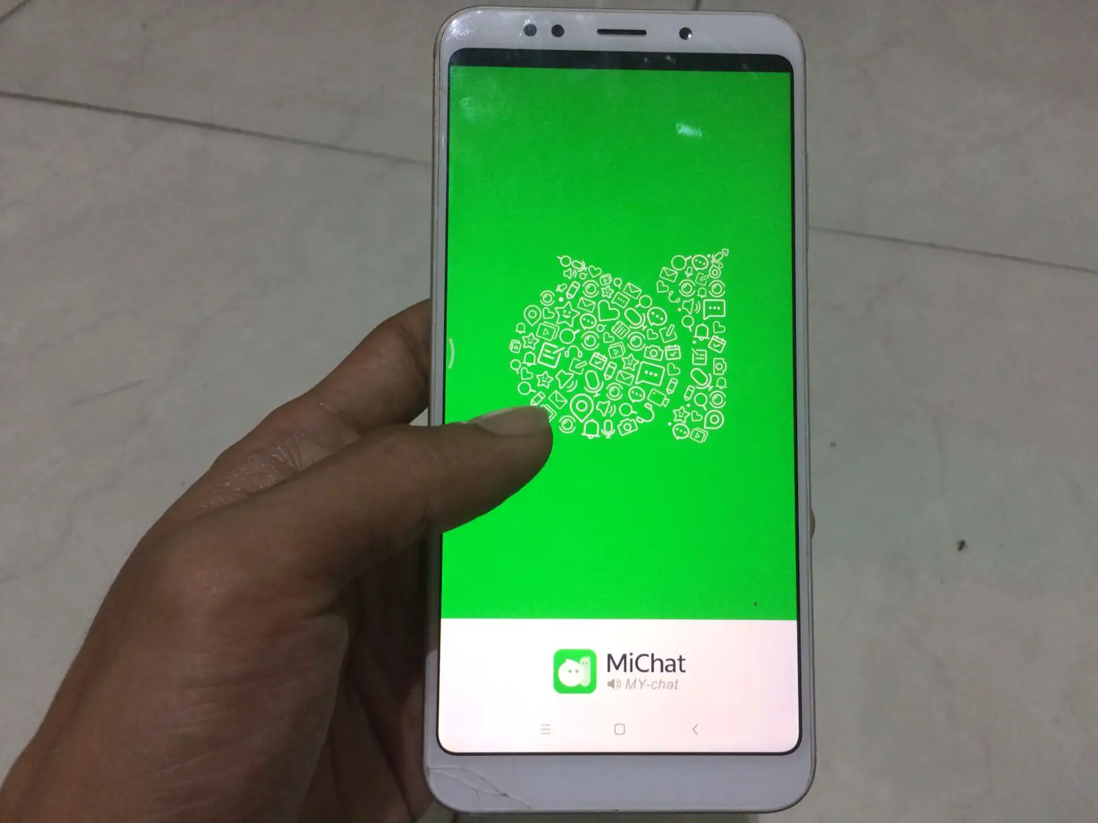 Aplikasi MiChat sering disalahgunakan oleh beberapa pengguna terutama untuk kegiatan prostitusi online dan kegiatan kriminal lainnya. Foto: Repro infokomputer - Grid.id