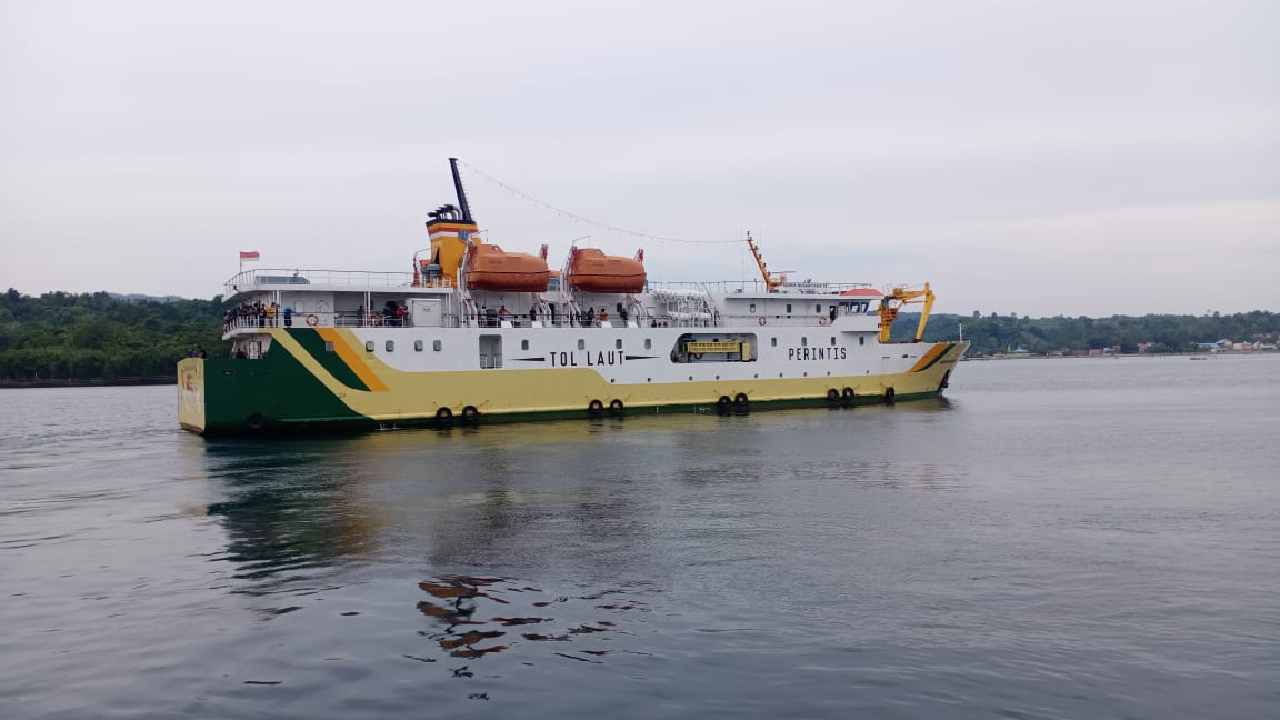 KM Sabuk Nusantara 78 salah satu armada kapal milik PT Pelni, melayani berbagai rute pelayaran di perairan Indonesia. Foto: Ist.