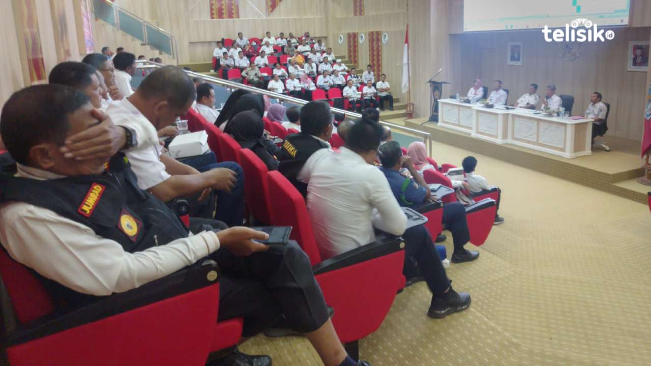 Rapat pemantapan persiapan pembukaan HUT Kota Kendari bertempat di Ruang Pola Balai Kota. Foto: Nur Khumairah/Telisik