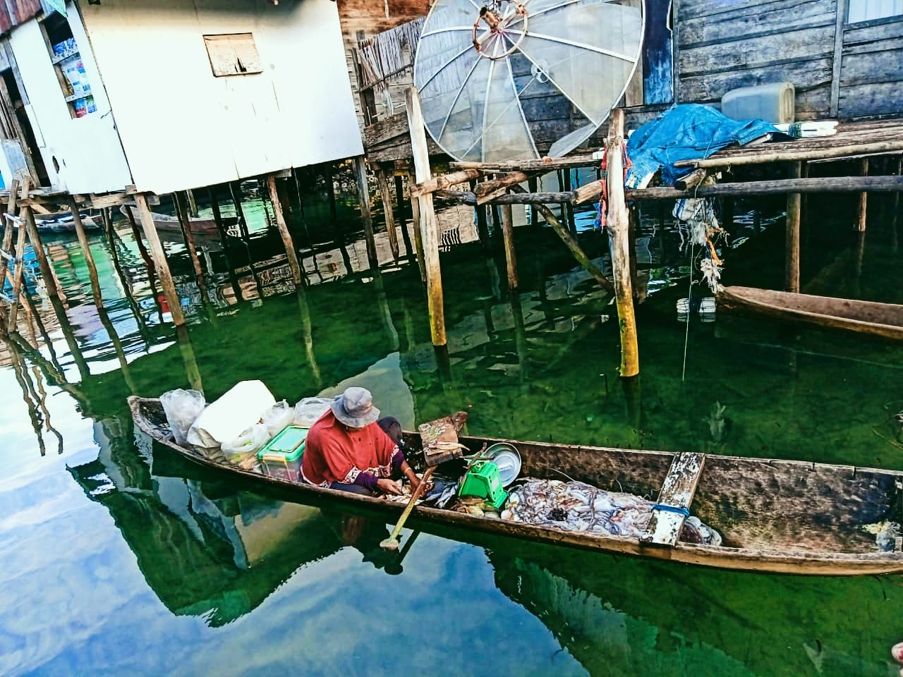 Masyarakat suku Bajo Kabupaten Morowali merupakan salah satu suku yang tinggal sekaligus memiliki aktivitas di laut. Foto: Ist.