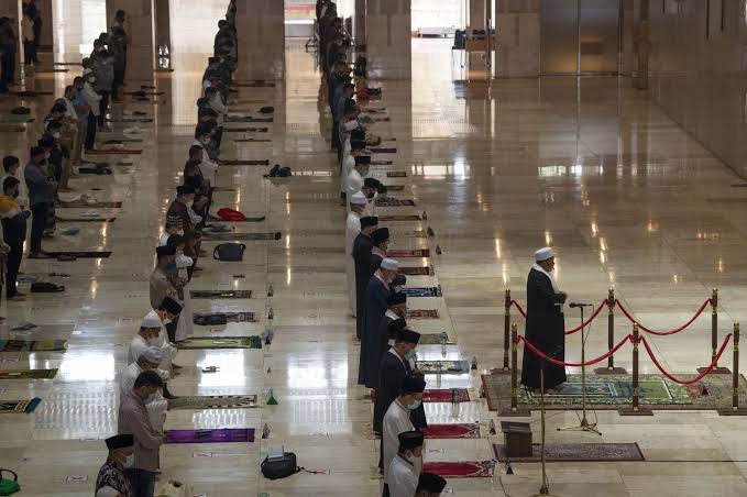Isra Miraj merupakan momen Nabi Muhammad pertama kali diperintahkan shalat lima waktu oleh Allah SWT. Foto: Mediaindonesia.com
