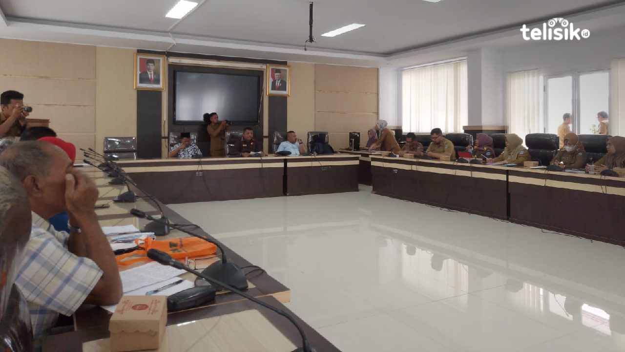 Pembangunan Labkesda tuai protes dari masyarakat yang ada di sekitaran lokasi, beberapa RT hadir saat RDP di gedung DPRD Kota Kendari. Foto: Nur Khumairah/Telisik