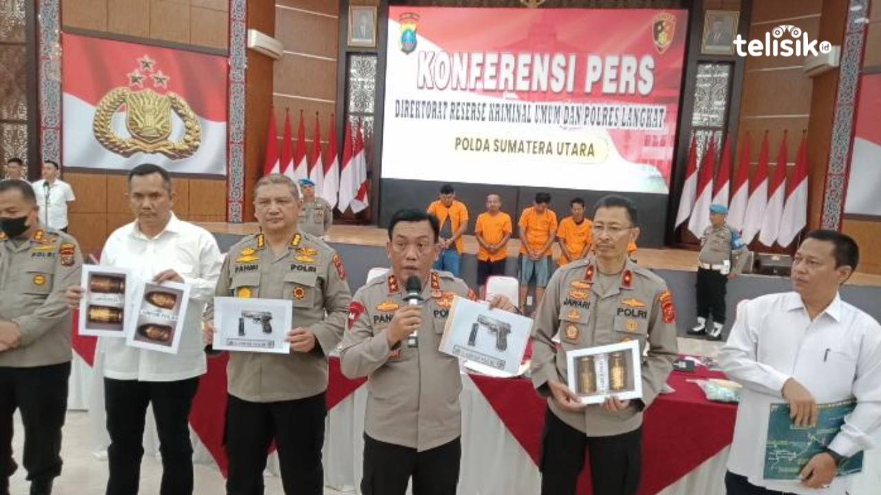 Kapolda Sumatera Utara, Irjen Pol Panca Putra memimpin kegiatan pengungkapan kasus pembunuhan mantan anggota DPRD Kabupaten Langkat. Foto: Reza Fahlefy/Telisik