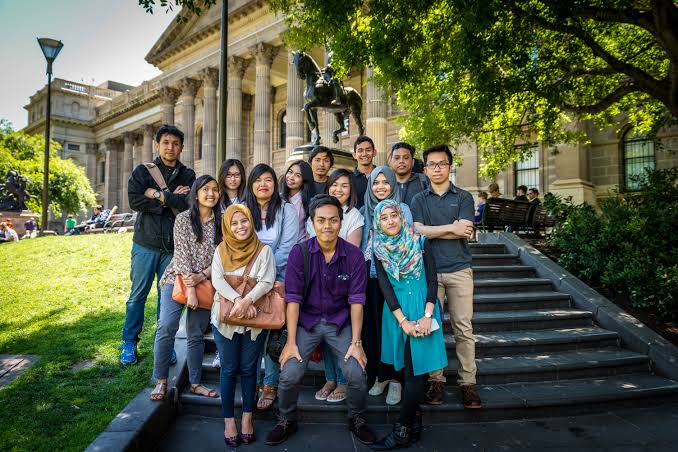 Ratusan penerima beasiswa Lembaga Pengelola Dana Pendidikan (LPDP) di luar negeri enggan pulang ke Indonesia meski masa studinya telah berakhir. Foto: Repro Indonesiamengglobal.com