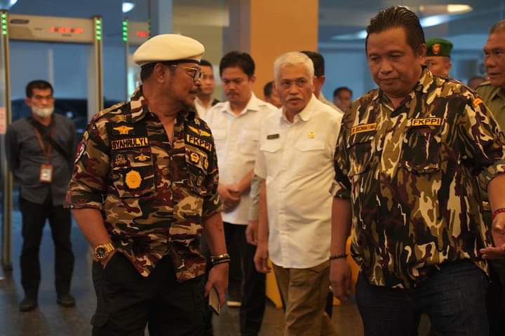 Bupati Muna, LM Rusman Emba memastikan tidak akan maju di Pilcaleg dan Pilgub. Foto: Ist.