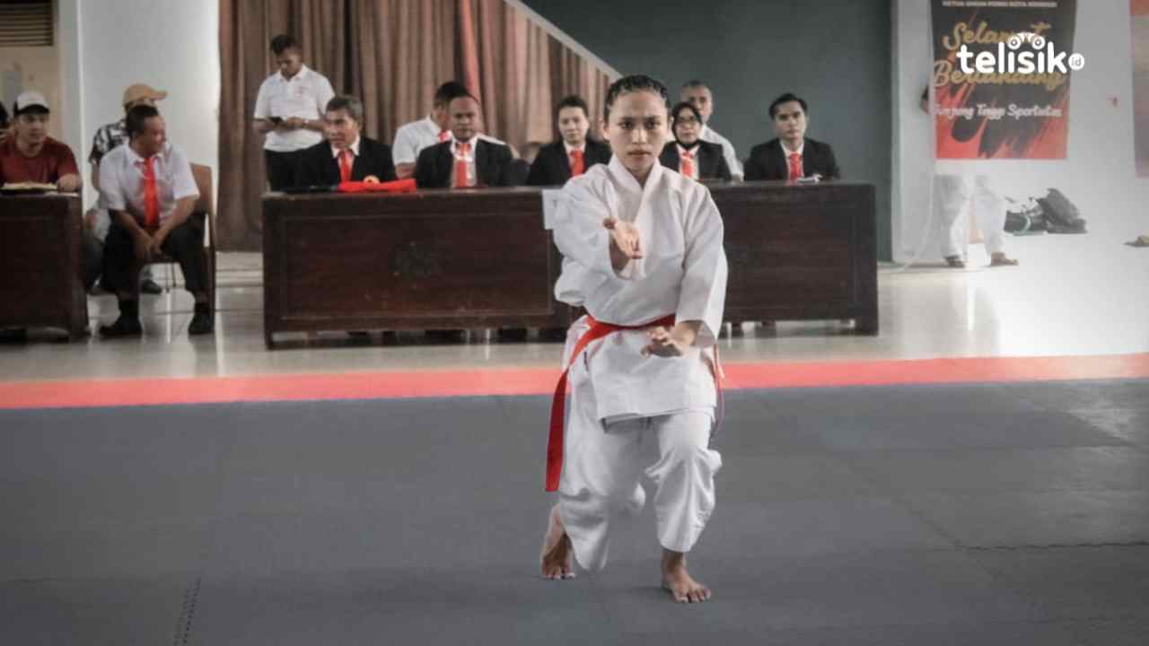 Harloni salah seorang atlet asal Muna yang mendapat juara 3 pada kelas kata under 21. Foto: Wa Ode Fatima Azzahra/Telisik