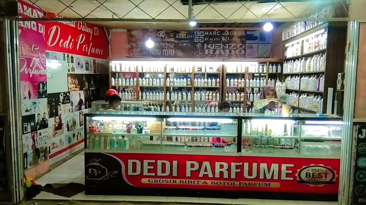 Toko Dedi Parfume di Jalan Orinunggu, Kelurahan Kambu, Kecamatan Kambu bisa menjadi pilihan Telisikers untuk tampil lebih wangi dan pede. Foto: Ist.
