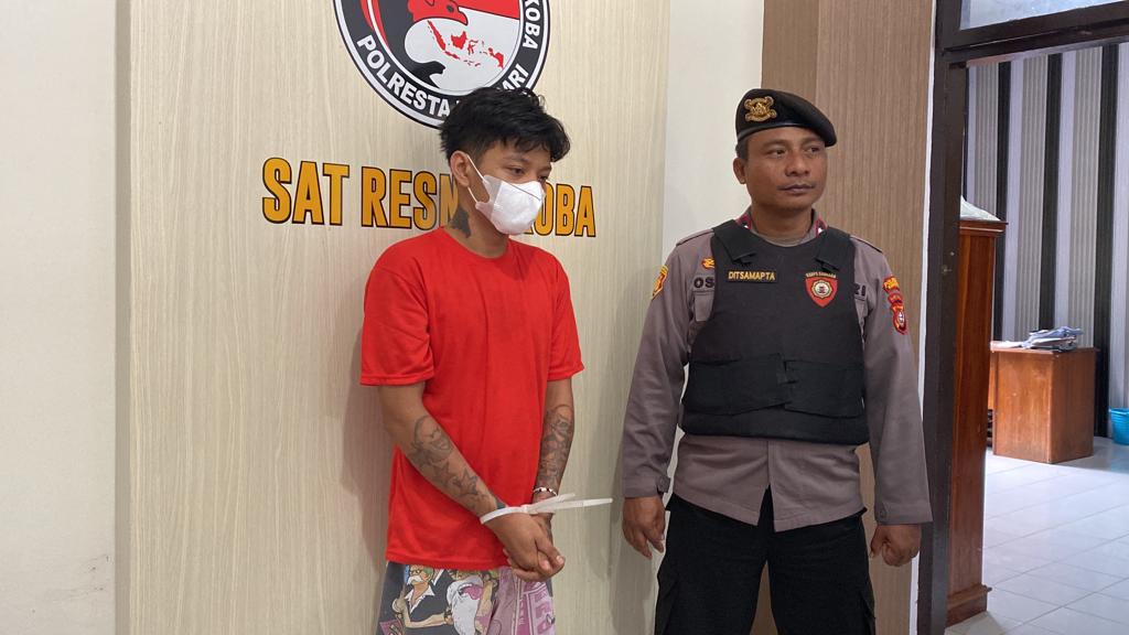 AS kedapatan miliki sabu, lantas diringkus polisi di area UHO, Lorong Pelindung, Kelurahan Lalora, Kecamatan Kambu, Kota Kendari. Foto: Ist.