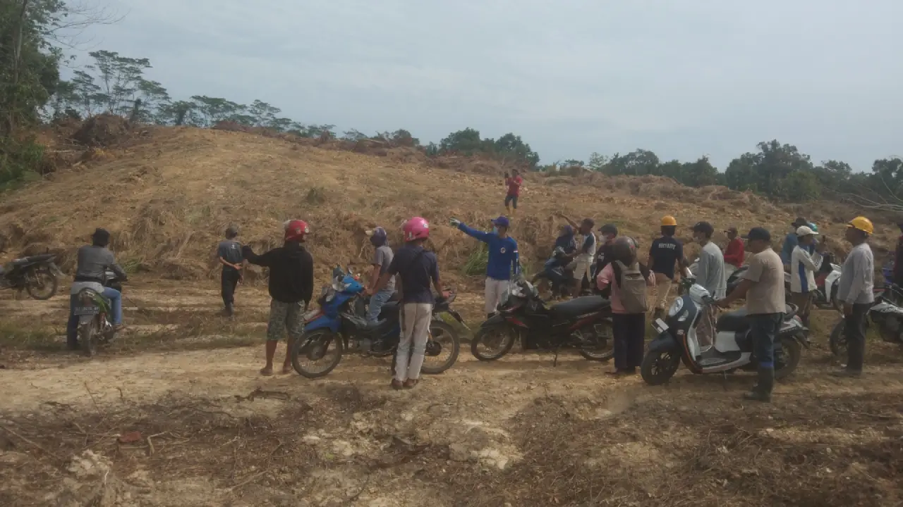Walhi Sulawesi Tenggara mendesak Pemda Konawe Selatan menghentikan aktivitas PT Marketindo Selaras yang diduga melakukan penggusuran dan tindakan kriminalisasi kepada masyarakat. Foto: Ist.
