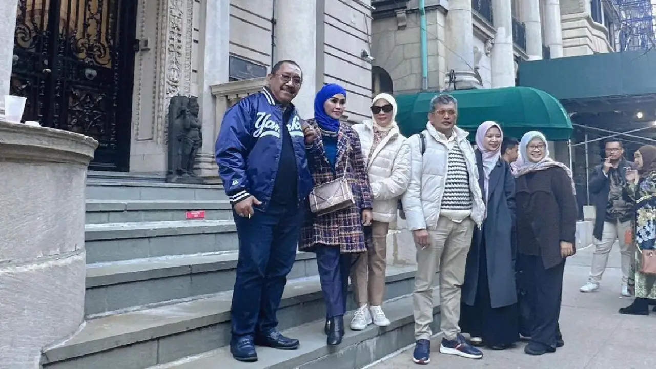 Pj Bupati Bombana bersama istri saat perjalanan dinas di Amerika Serikat pada Bulan Februari 2023 lalu. Foto: Ist.