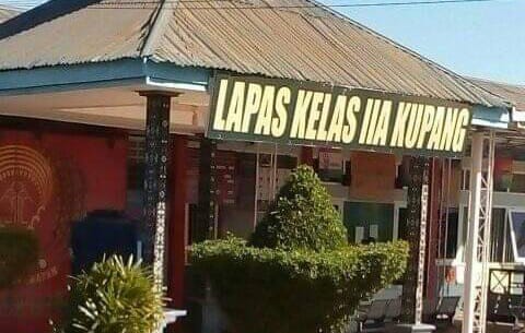 Tiga orang WBP dari Lapas Kelas IIA Kupang mendapat remisi tidak langsung bebas dari Kanwil Kemenkumham NTT. Foto: Ist.