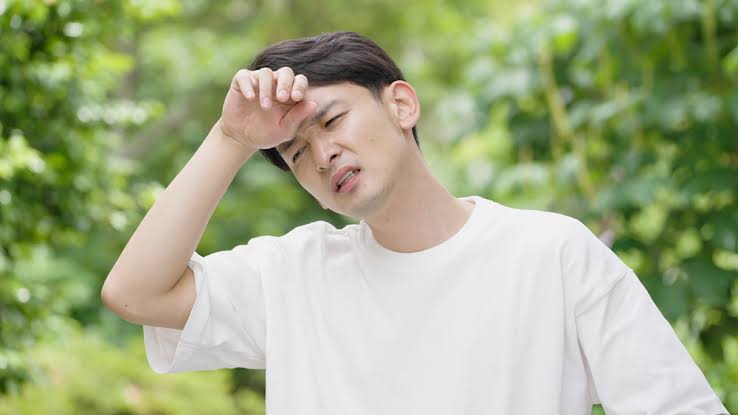 Penting mengetahui tanda-tanda dehidrasi agar kita segera bisa mengatasinya. Foto: hellosehat.com