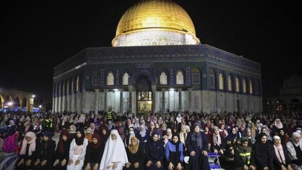 Jelang bulan suci Ramadan, umat Islam di seluruh dunia bergegas mempersiapkan diri. Di bulan ini, umat Islam akan melaksanakan ibadah puasa wajib selama satu bulan penuh. Foto: Repro Detik.com