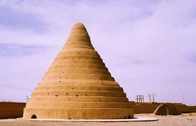 Kulkas di zaman Persia kuno memiliki ukuran yang jauh lebih besar dari seperti yang sering kita lihat di zaman ini. Foto: Repro Kaskus.co.id