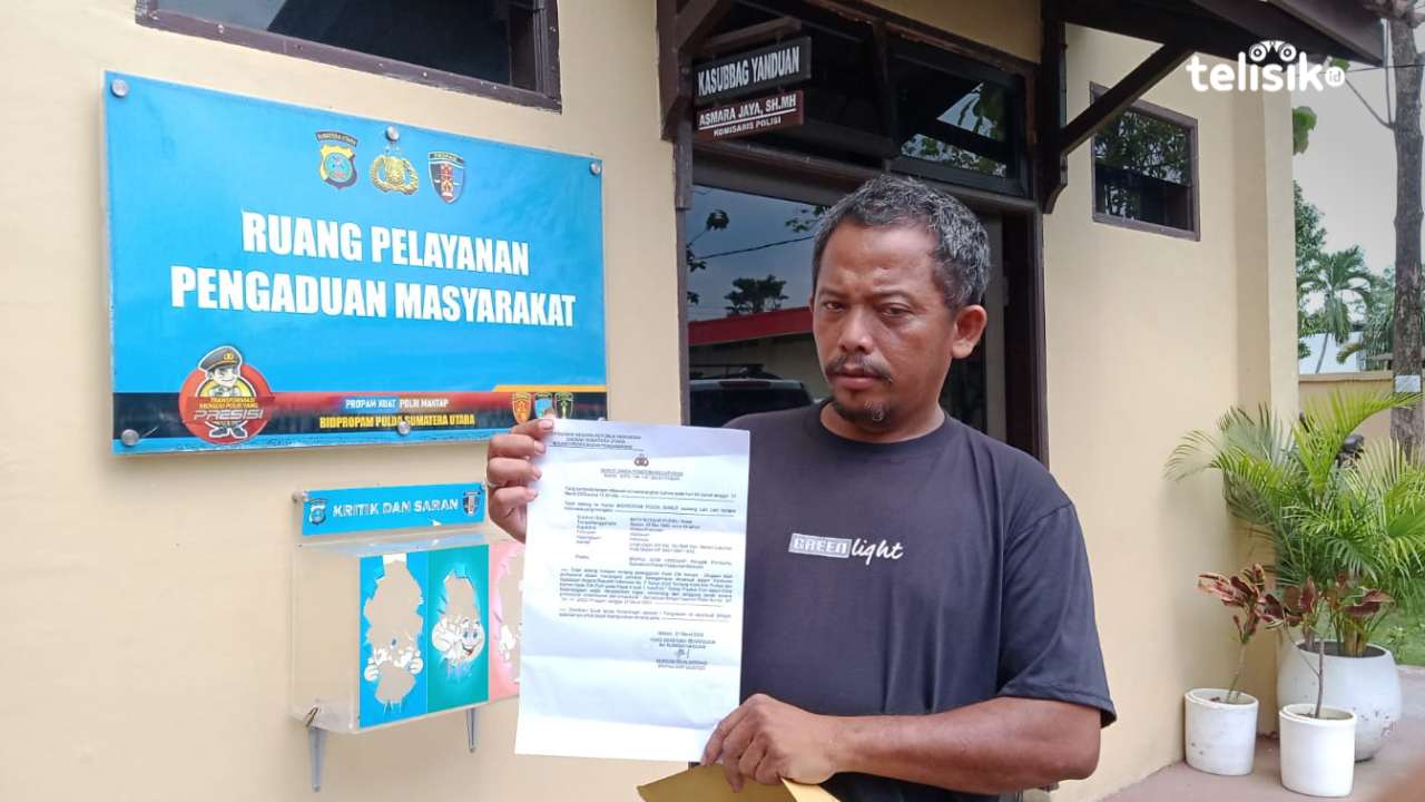 Batu Bondar Purba ketika ditemui awak media usia membuat laporan pengaduan ke Mapolda Sumatera Utara Jalan Sisingamangaraja KM 10, 5 Medan. Foto: Reza Fahlefy/Telisik