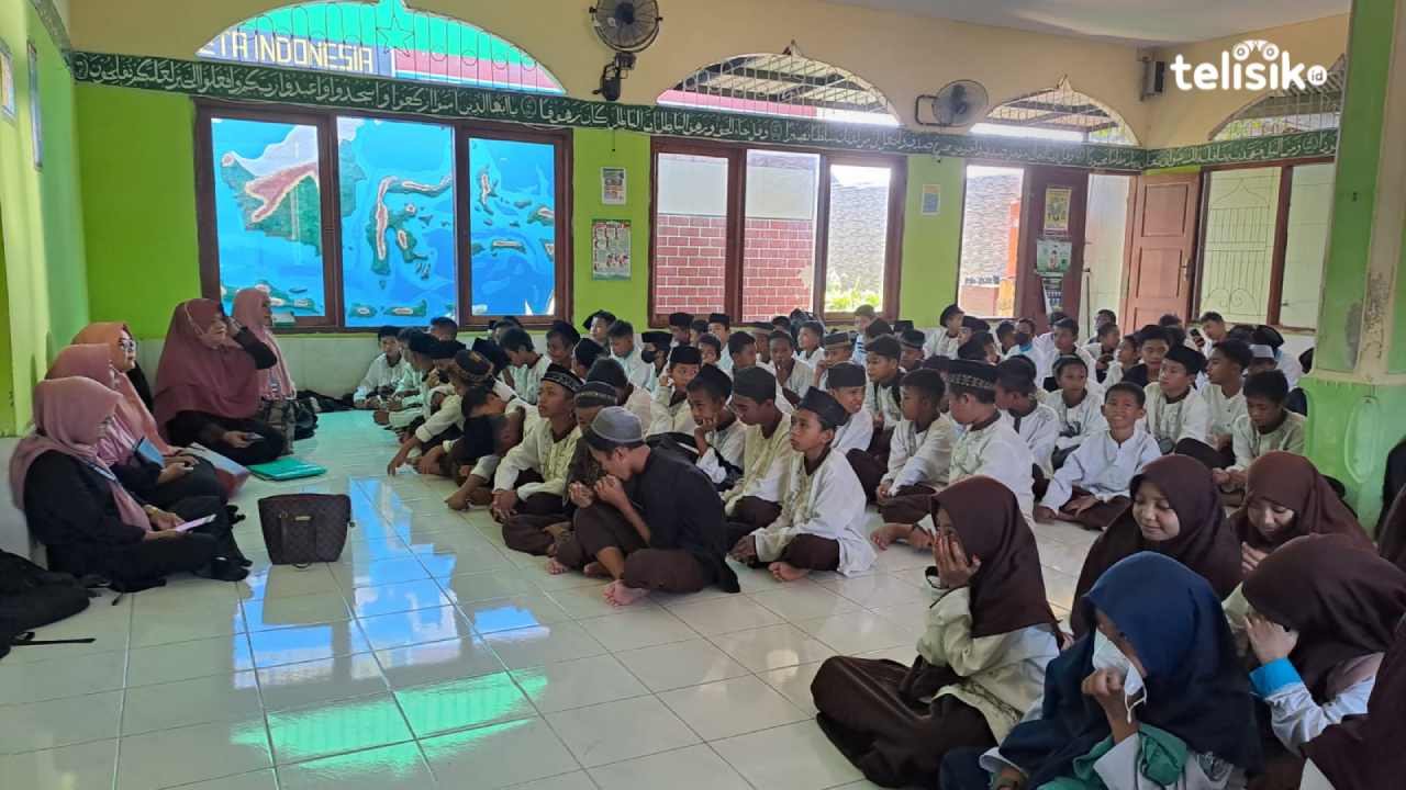 Pelaksanaan pesantren kilat saat bulan ramadan di SMPN 2 Kendari. Foto: Wa Ode Ria Ika Hasana/Telisik
