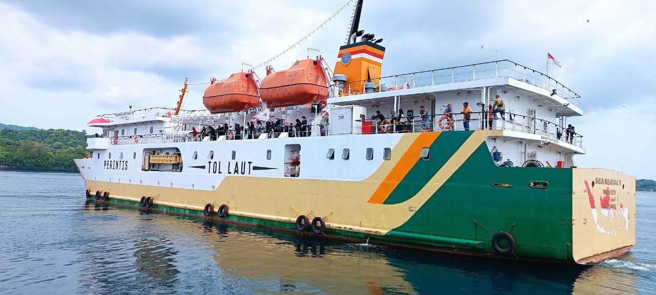 KM Sabuk Nusantara 78 salah satu armada kapal milik PT Pelni yang melayani berbagai rute di perairan Indonesia bagian tengah. Foto: Ist.