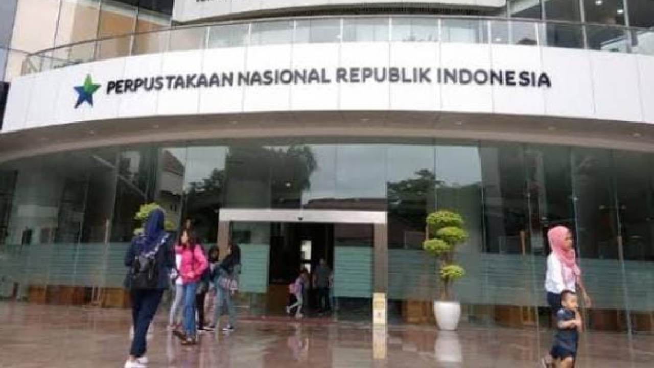 Anggaran rapat Perpusnas yang bertuliskan "paket stakeholder meeting nasional" mencapai Rp 9,5 miliar. Di situ dirinci metode pengadaan paket meeting Rp 9,5 miliar ini dilakukan secara tender cepat pada April 2023. Foto: Repro Perpusta.maltengkab.go.id