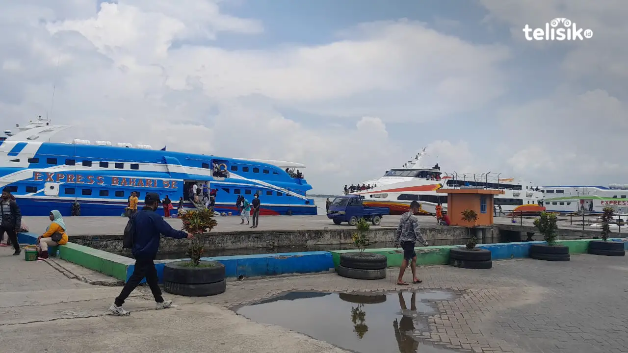 5 kapal cepat diberangkatkan untuk mengatasi lonjakan penumpang mudik lebaran 2023. Foto: La Ode Andi Rahmat/Telisik