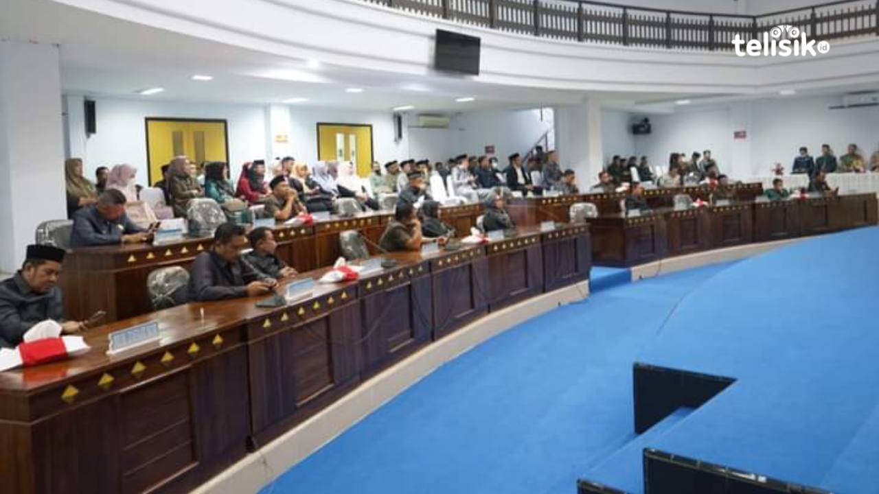 Rapat paripurna DPRD Kolaka Utara dalam rangka penyampaian LKPJ Bupati Kolaka Utara tahun anggara 2022. Foto: Muh. Risal H/Telisik