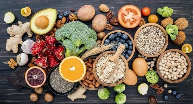 Ada beberapa makanan penurun darah tinggi yang disarankan untuk dikonsumsi oleh penderita hipertensi. Foto: Repro Siloamhospital.com