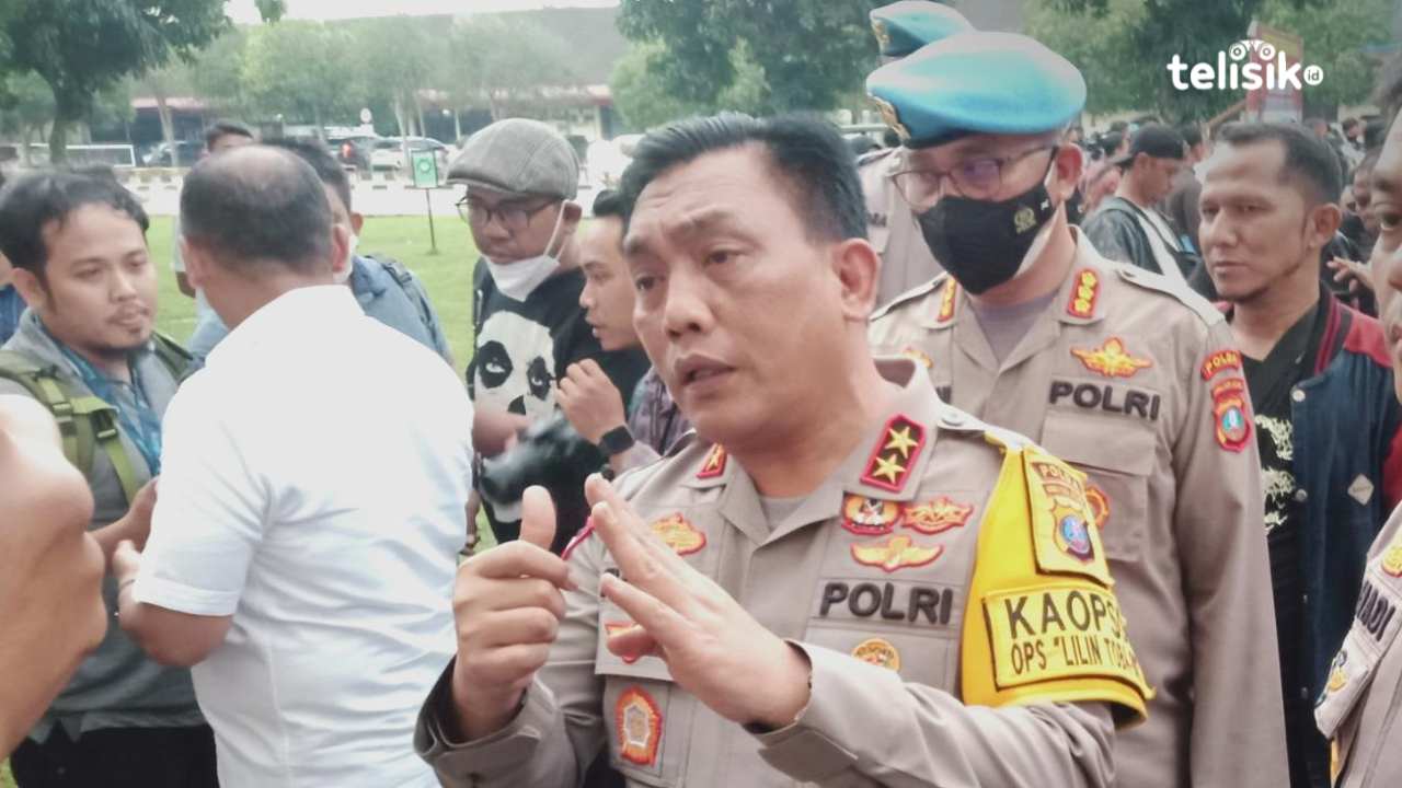 Kapolda Sumatera Utara, Irjen Pol Panca Putra ketika memberikan keterangan kepada sejumlah awak media. Foto: Reza Fahlefy/Telisik