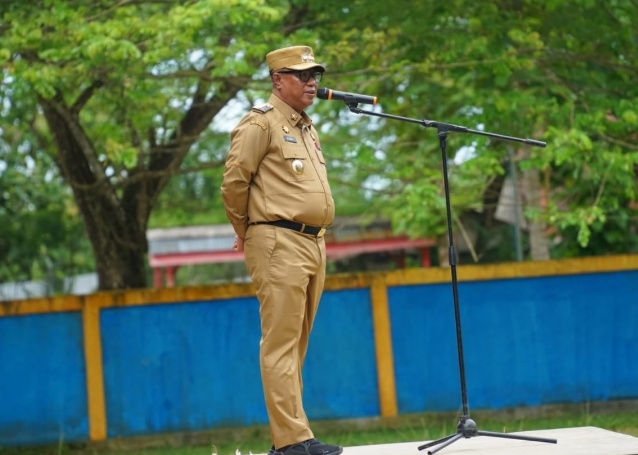 Pj Bupati Muna Barat, Bahri menginstruksikan ASN untuk menjaga kantor. Foto: Ist.