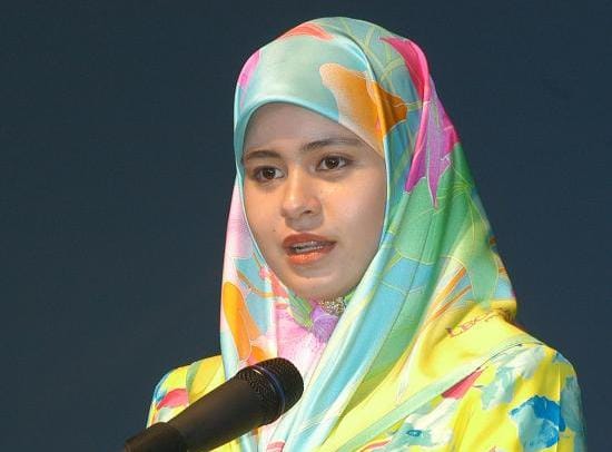 Hajah Hafizah wanita muslimah ini merupakan anak dari Sultan Brunei, Hassanal Bolkiah. Foto: Bruneiresources