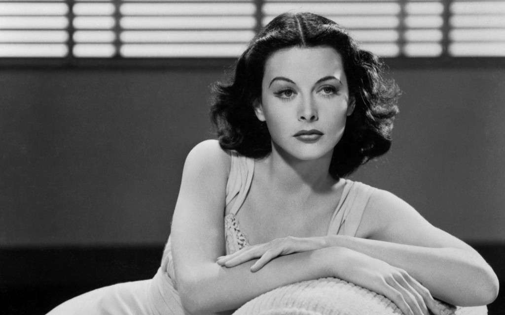 Hedy LaMarr, seorang perempuan yang sempat dijuluki perempuan paling cantik di dunia. Foto: Repro Rejection